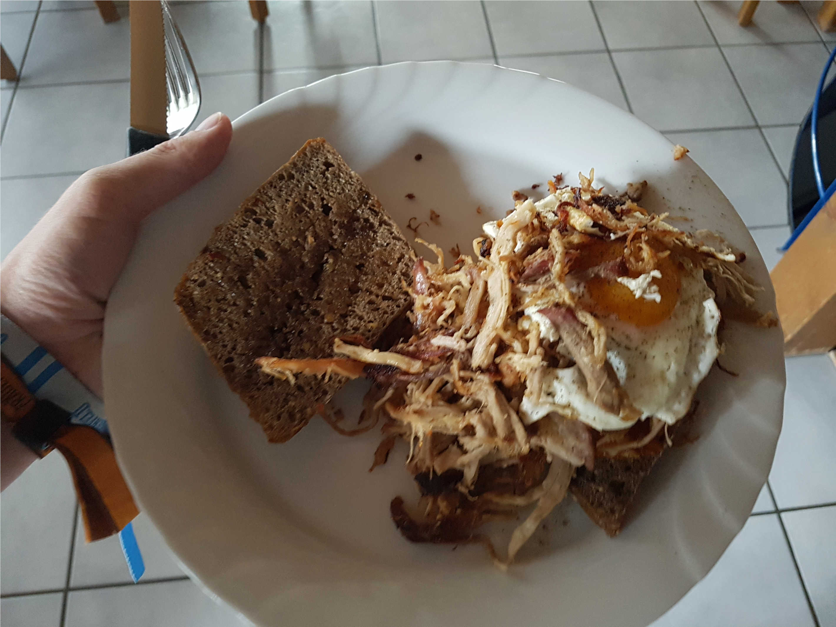 Pulled Pork Sandwich mit Ei
